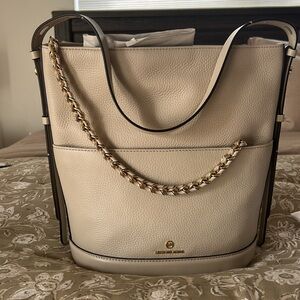 Michael Kors Reese Large Leather Shoulder Bag Light Sand